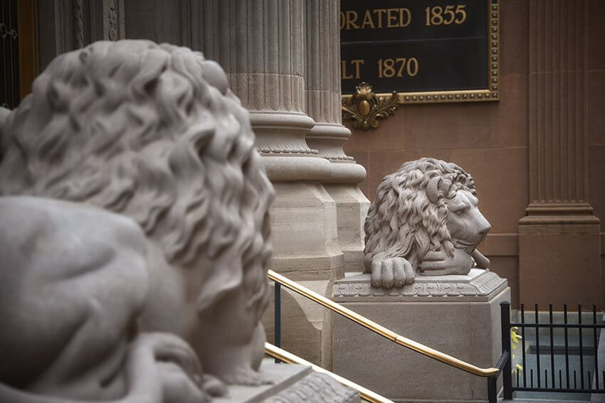 Dollar Bank Fourth Avenue Building lions