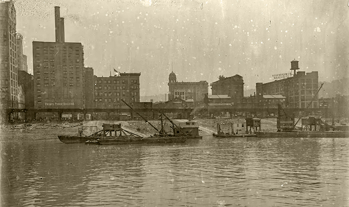 Sand company boats on the Allegheny River, 1919