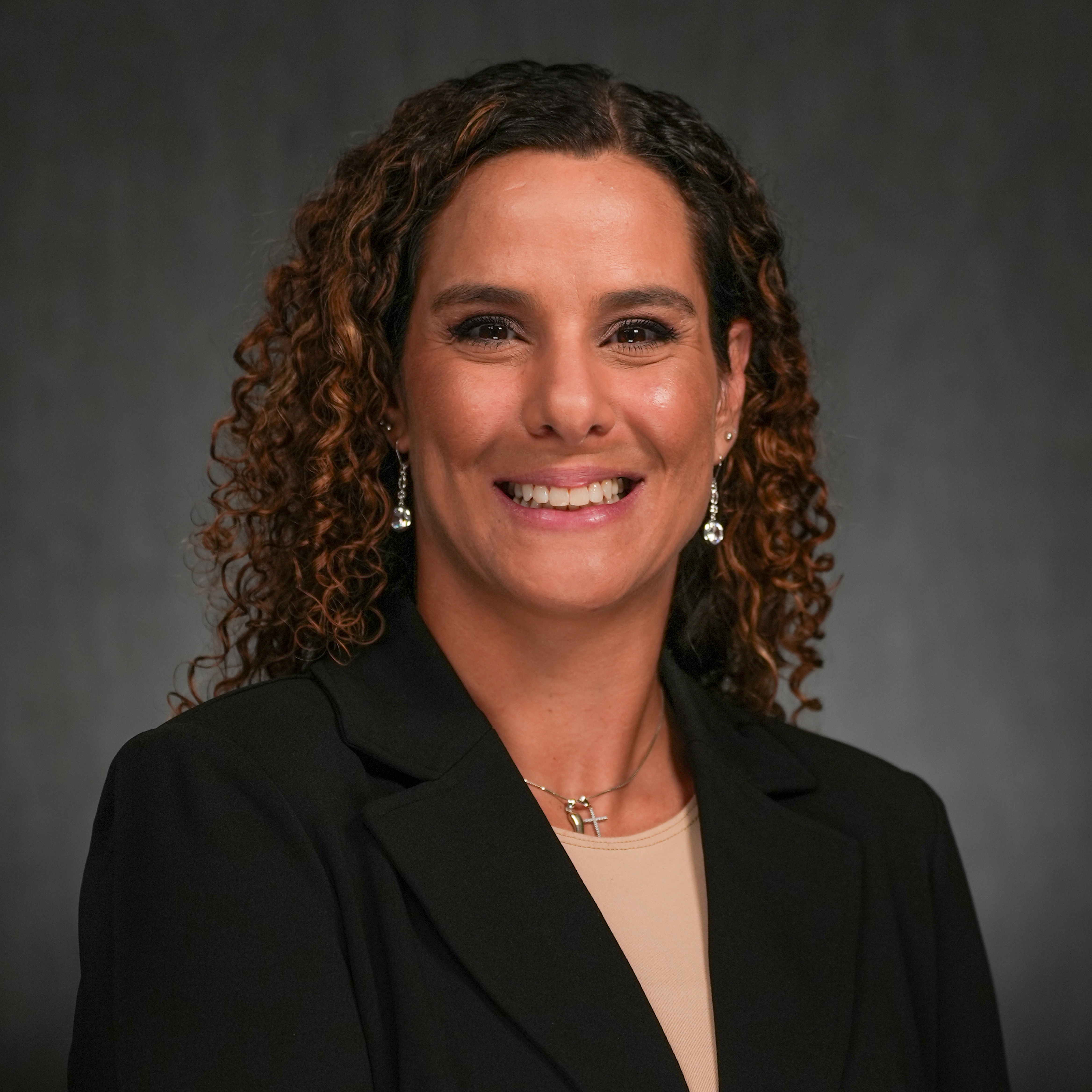 Lisa_Manzonelli_Headshot_Cropped-(1)